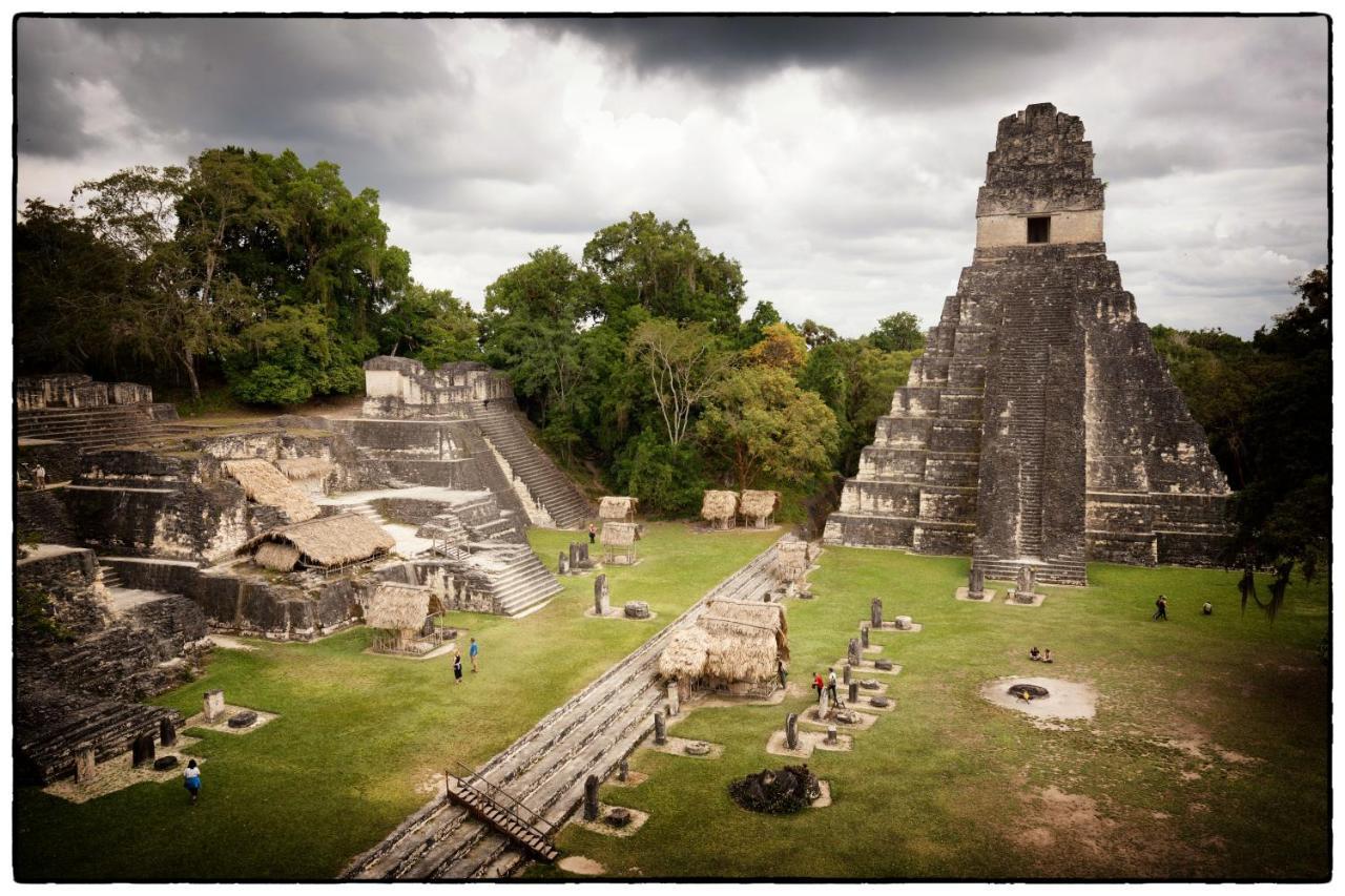 Maya 4* Flores