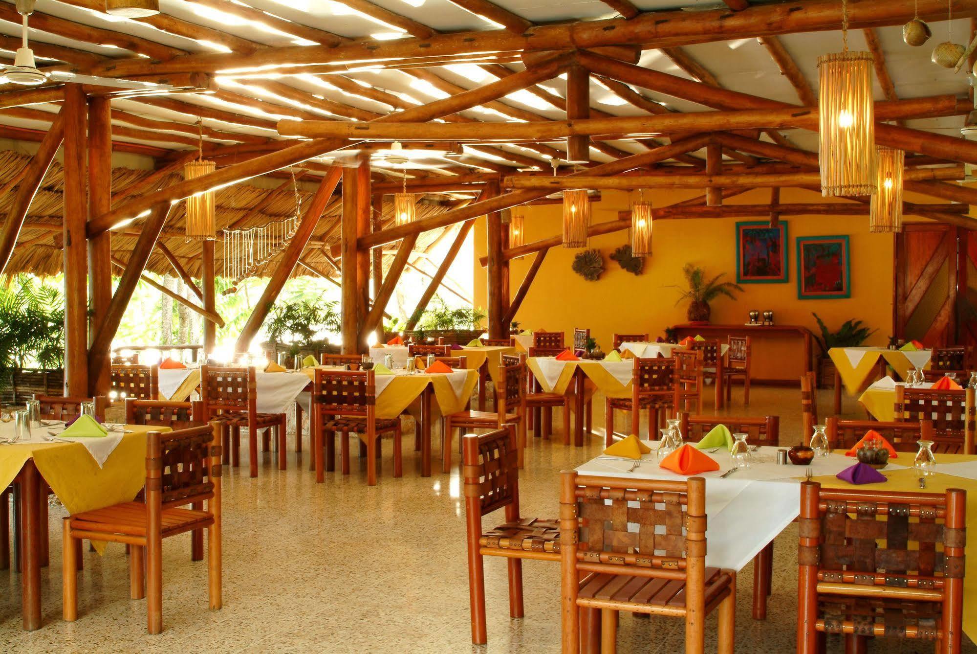 Hotel Maya Flores